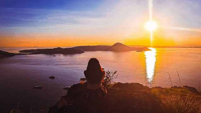 Deretan Spot Sunset Di Labuhan Bajo Paling Keren