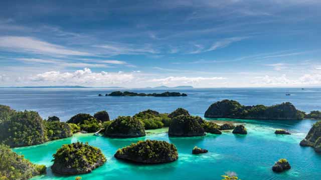 Destinasi Wisata Pantai Di Papua Yang Terkenal Keindahannya
