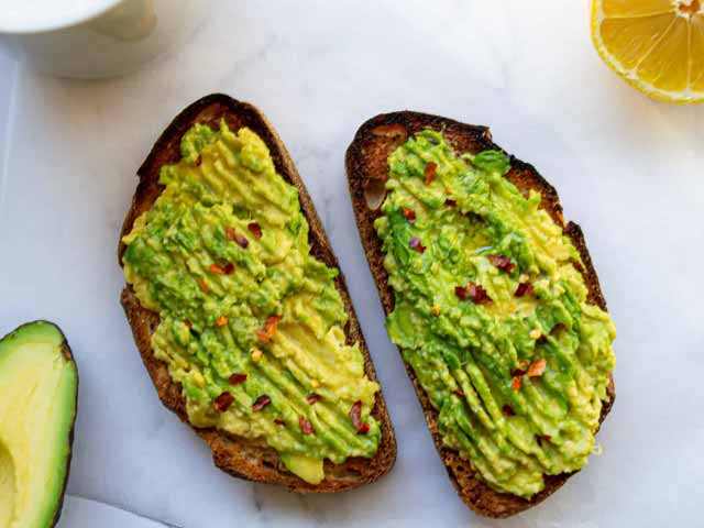 Resep Avocado Toast Lezat untuk Sarapan, Sehat dan Bergizi