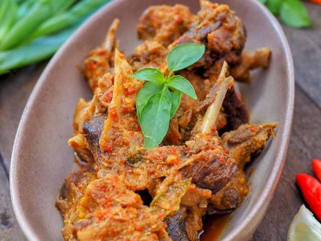 Resep Bebek Rica-rica, Pedasnya Bikin Ketagihan Yuk, Coba!