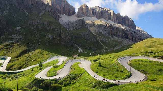 Rute Road Trip Terindah di Italia Pemandangannya Bikin Nyaman