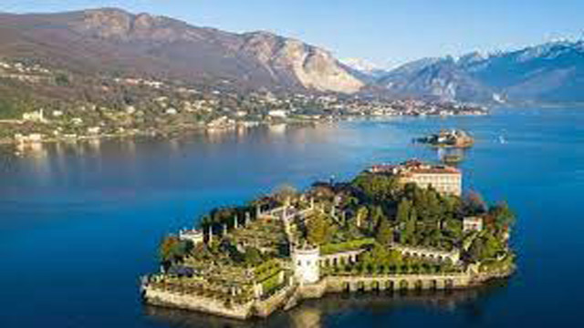 Destinasi Bulan Madu Para Artis Selebriti Ke Danau Terindah Di Italia 