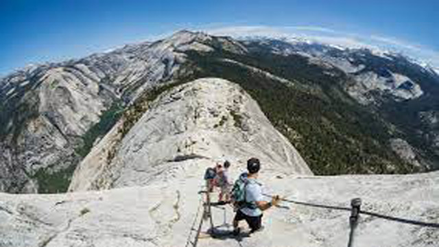 Destinasi Jalur Pendakian Paling Mematikan di Dunia Sangat Menguji adrenalin
