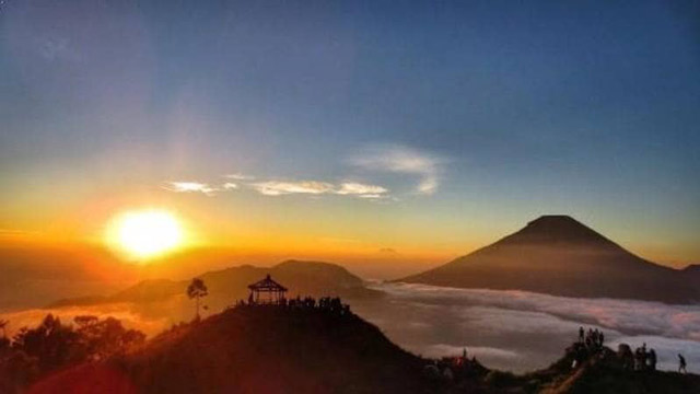 Spot Sunrise Terbaik Di Jawa tengah Dengan Pemandangan Paling Spektakuler